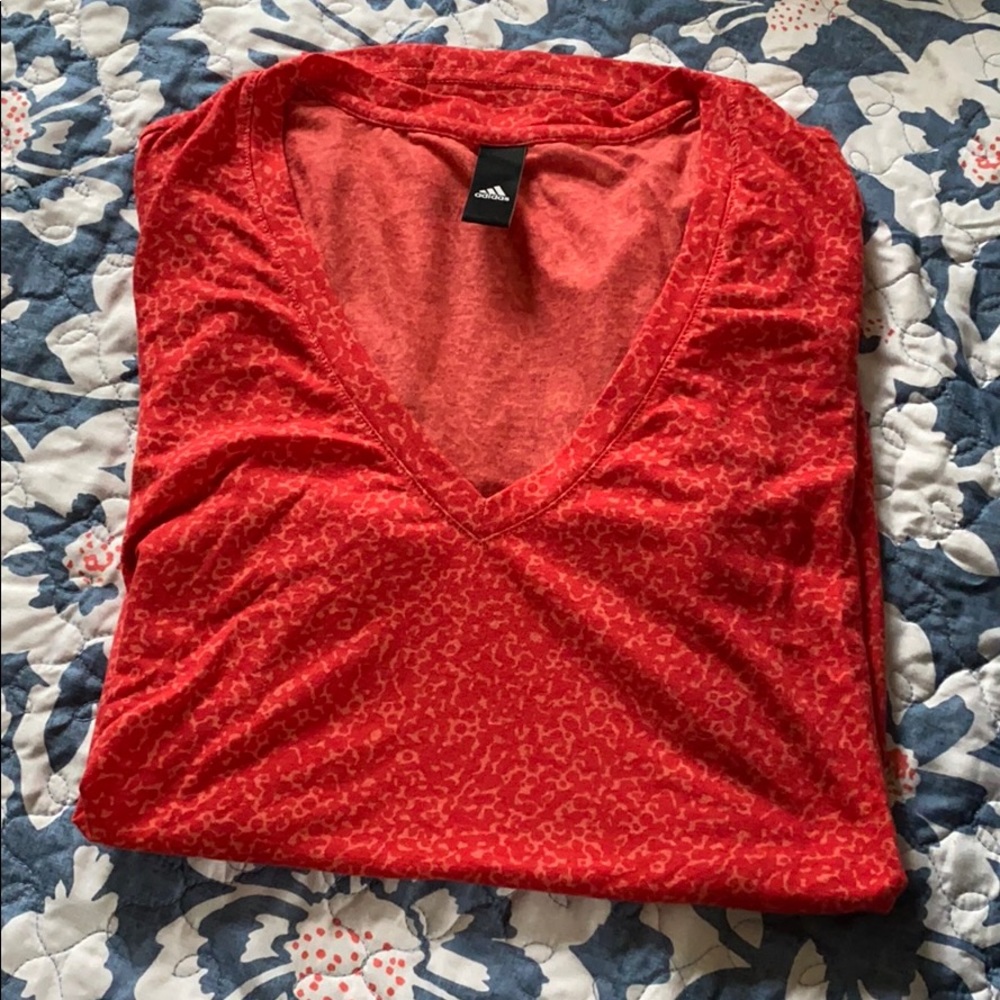 Adidas v neck